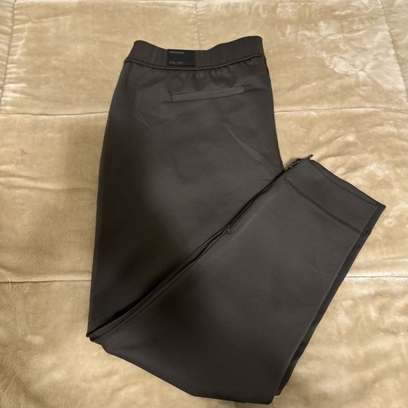 Lane Bryant NWT Size 18/20 Solid Green Pull-On Leggings w/Zipper Closure Legs - Picture 3 of 6